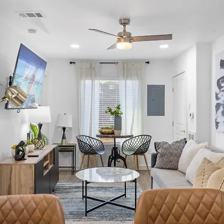 2Bd Super Deal I Fast Wi-Fi Free Parking Full Gym